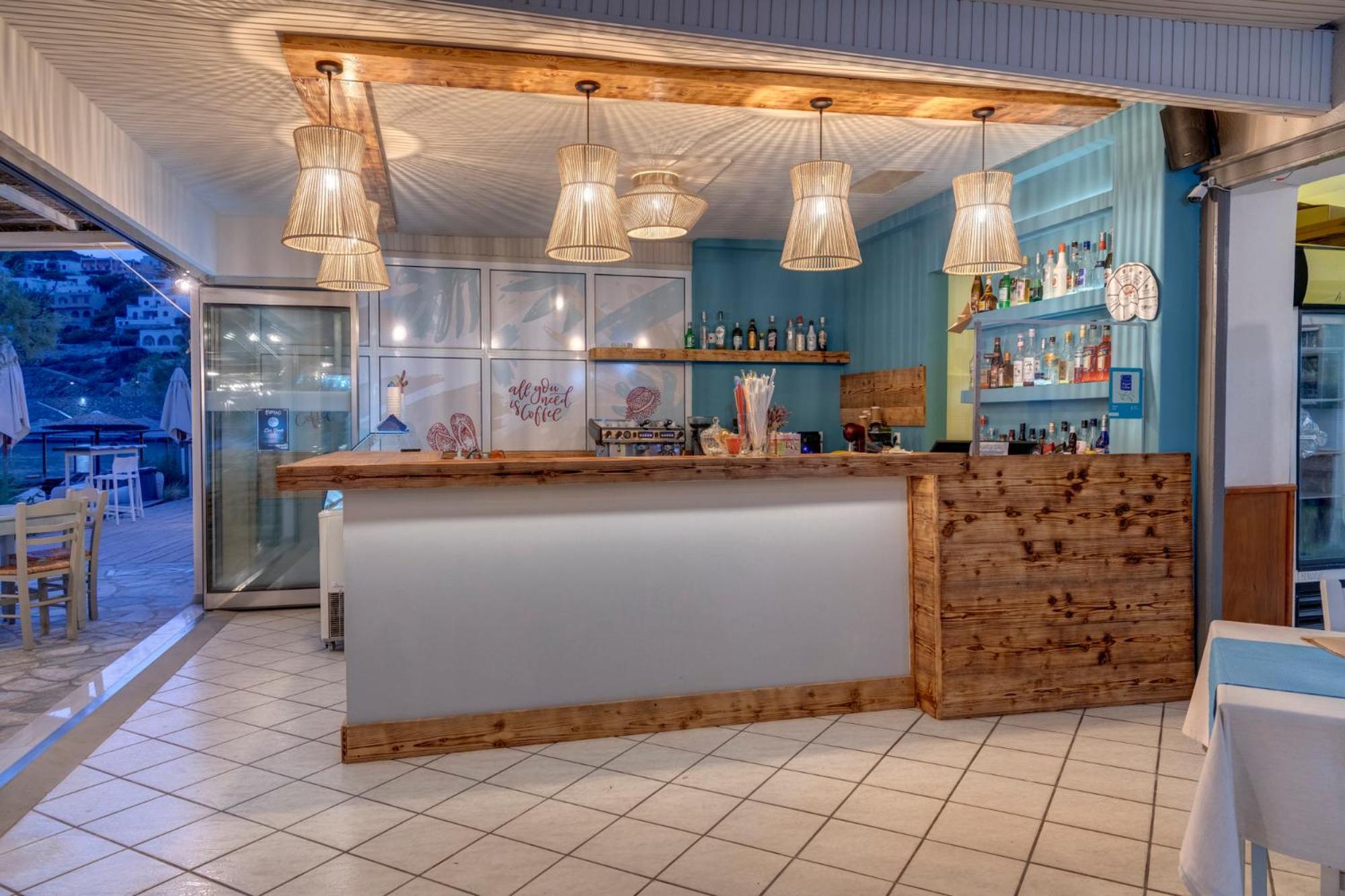 Hotel Kamelo Vari  Экстерьер фото