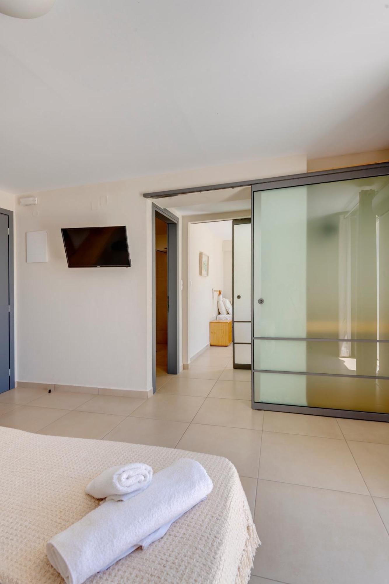 Hotel Kamelo Vari  Экстерьер фото