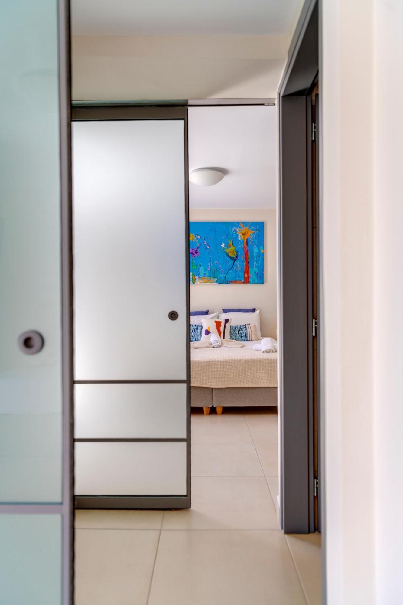 Hotel Kamelo Vari  Экстерьер фото